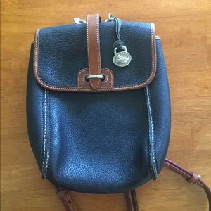 ✨ Authentic vintage Dooney & Bourke Backpack! ✨