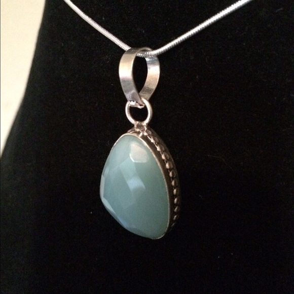 Chalcedony & SS necklace - Picture 2 of 3