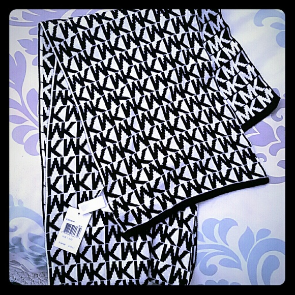 Michael Kors scarf