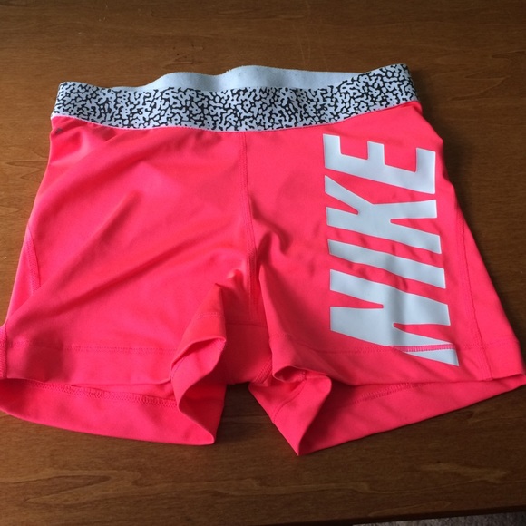 NWOT Hot Pink Nike Pros