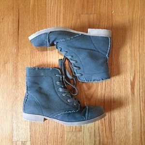 ✨ SALE ✨ Charlotte Russe Army Green Combat Boots