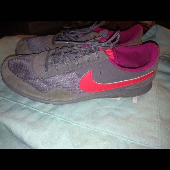 Women's Nikes - Picture 3 of 3