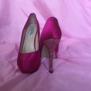 Steve Madden Partyy-R pumps with rhinestone heel!