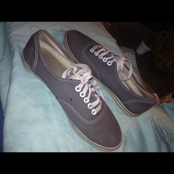 Women's vans! - Picture 2 of 3