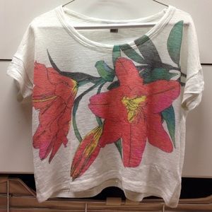 Super cute flowy top