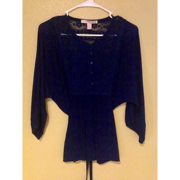 Navy blue quarter sleeve top