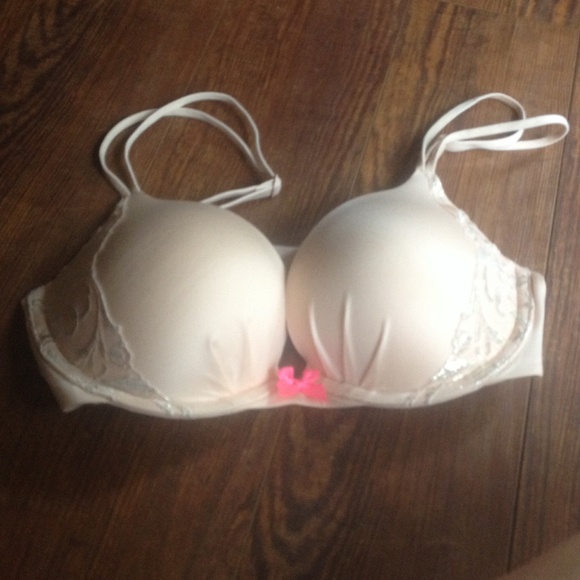 Victoria's Secret bra 34 D Fabulous