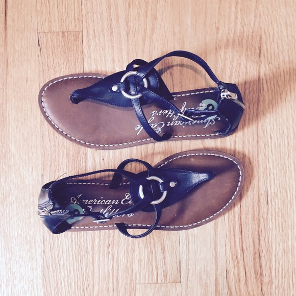 ✨ SALE ✨ AE Black Silver Ring Detail Sandals