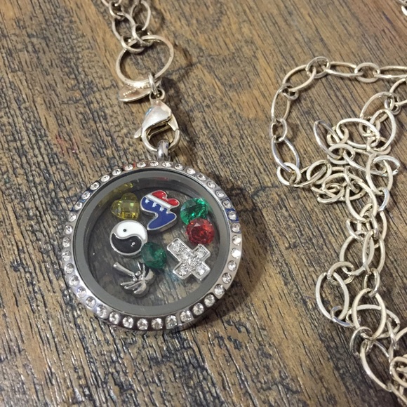 Origami Owl Locket, Charms & Chain - Picture 1 of 1