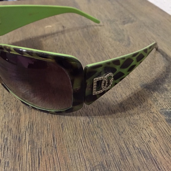 D&G green tortoise sunglasses - Picture 2 of 2