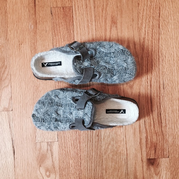 ✨ SALE ✨ Gray Cable Knit AE Slip Ons