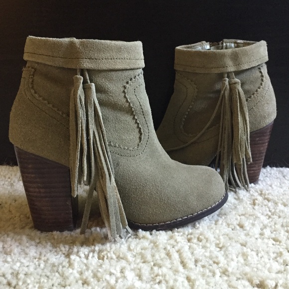 Fringe booties!