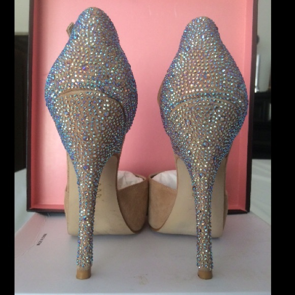 Like NEW Nude Suede Crystal Heel Steve Madden - Picture 2 of 4