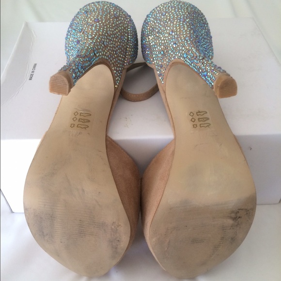 Like NEW Nude Suede Crystal Heel Steve Madden - Picture 3 of 4