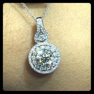 Double halo round diamond pendant