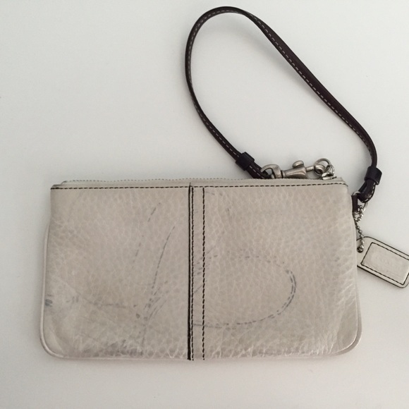 Coach Leather Cream Wristlet - Picture 2 of 4