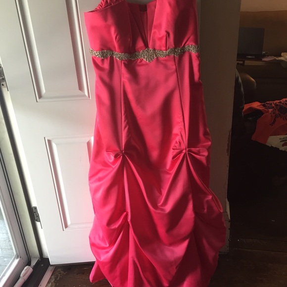 Stunning hot pink formal prom homecoming dress