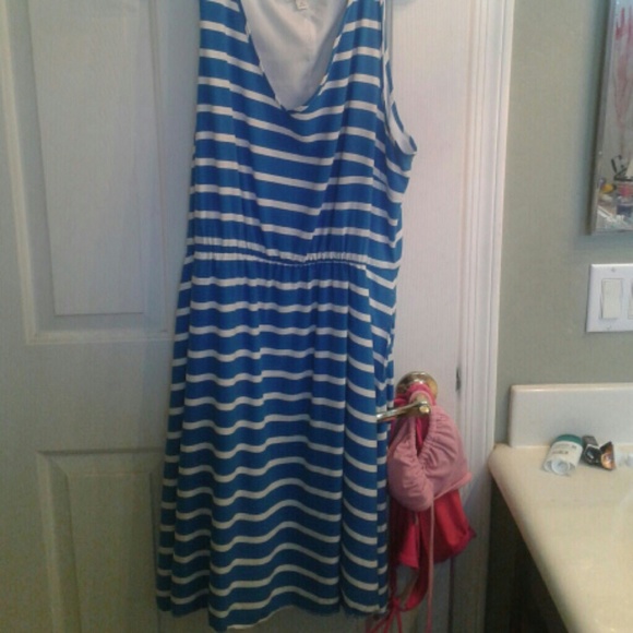 Blue/white dress