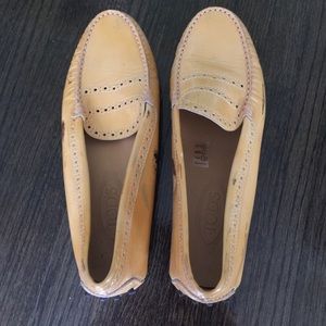 Tods - butter patent leather pink stitching detail