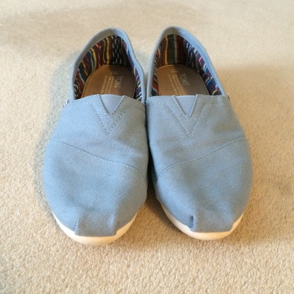 BLUE TOMS - NEW CONDITION
