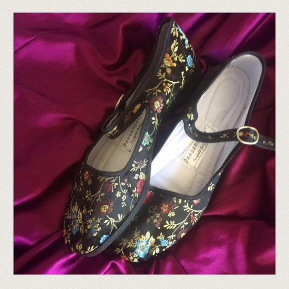 NWOT Floral Brocade Mary Janes