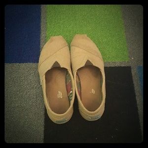 Toms Burlap