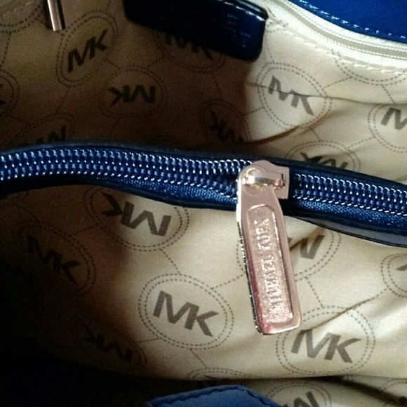 Handbag - Picture 3 of 3