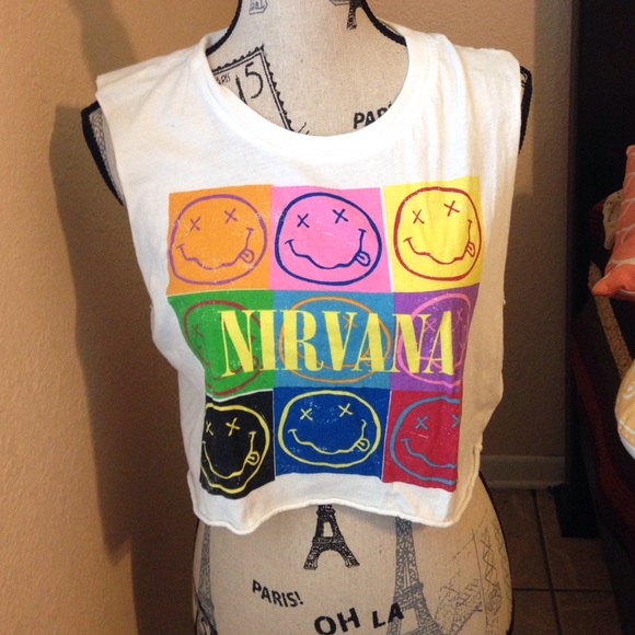 Cropped graphic tee