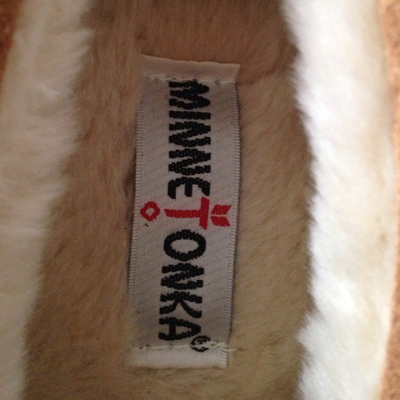 SOLD 🚫 Minnetonka Chestnut Moccasins *NEW IN BOX* - Picture 2 of 4