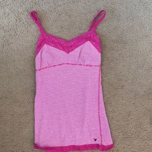 A pink tank top!