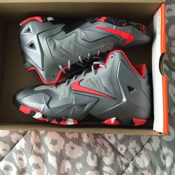 Lebron XI size 7