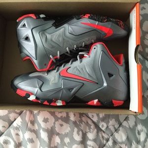 Lebron XI size 7
