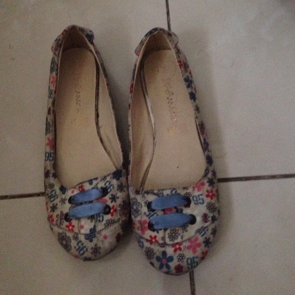 Floral flats