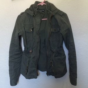 ❄️ army green jacket ❄️