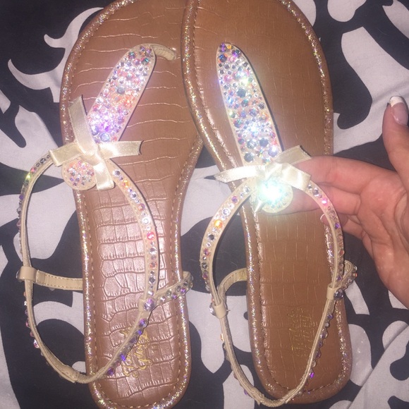 HANDMADE Swarovski nude/rhinestone sandals ✨👑