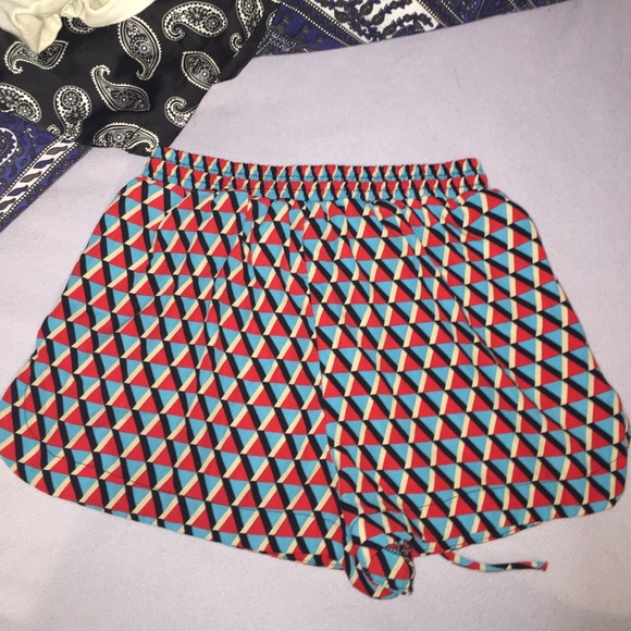 Pattern shorts - Picture 2 of 2