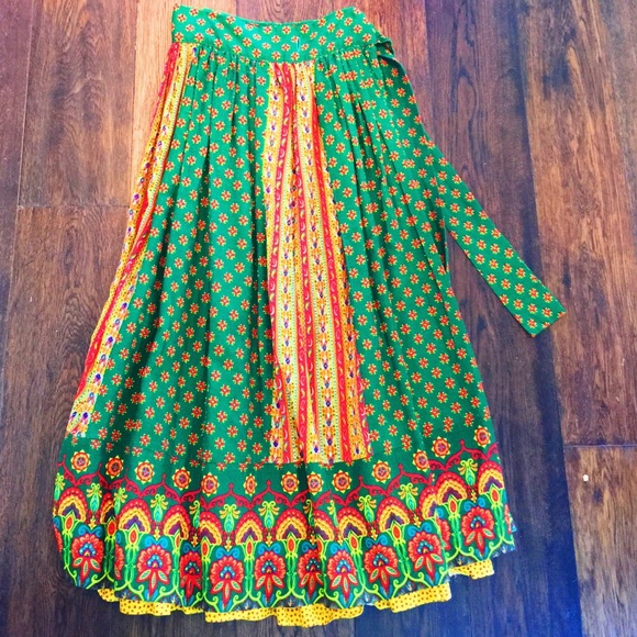 Ellen Tracy 70s wrap skirt - Picture 2 of 2