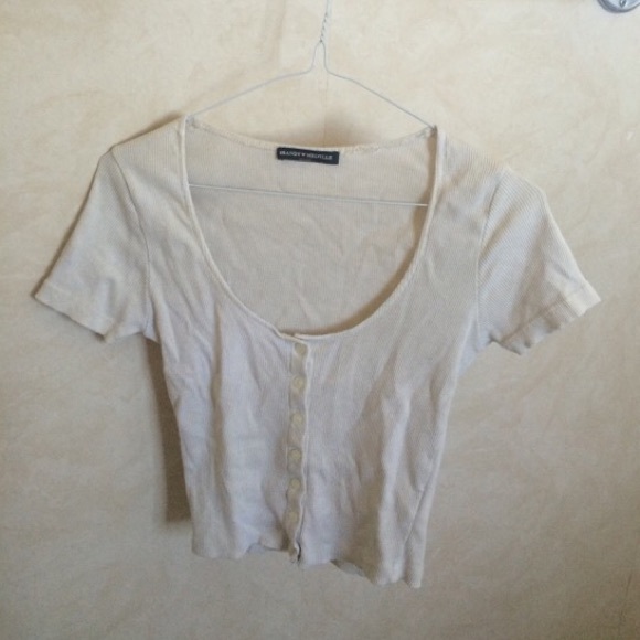 [TRADED] 💟BRANDY💟 White Button Top