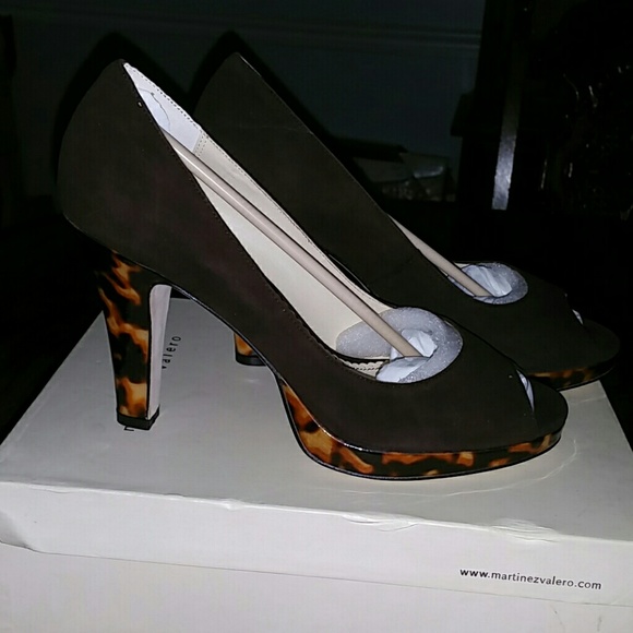 Shoes - Picture 2 of 4