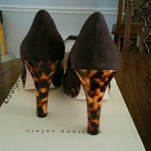 Shoes - Picture 3 of 4