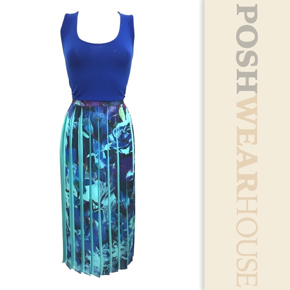 ONE WORLD Dresses & Skirts - ONE WORLD Blue Floral Accordion Pleated Dress