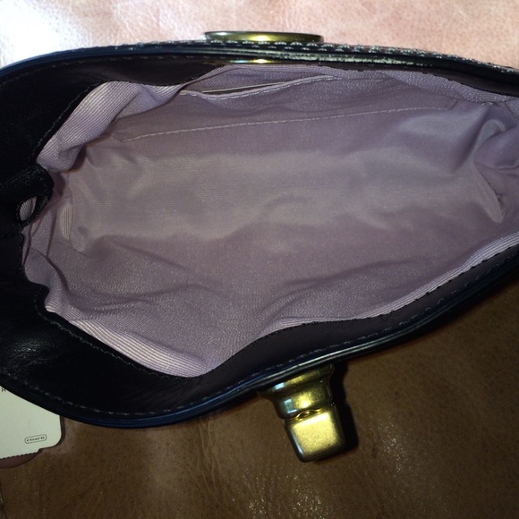 💯AUTHENTIC NWT COACH BLACK LEATHER WRISTLET - Picture 3 of 3