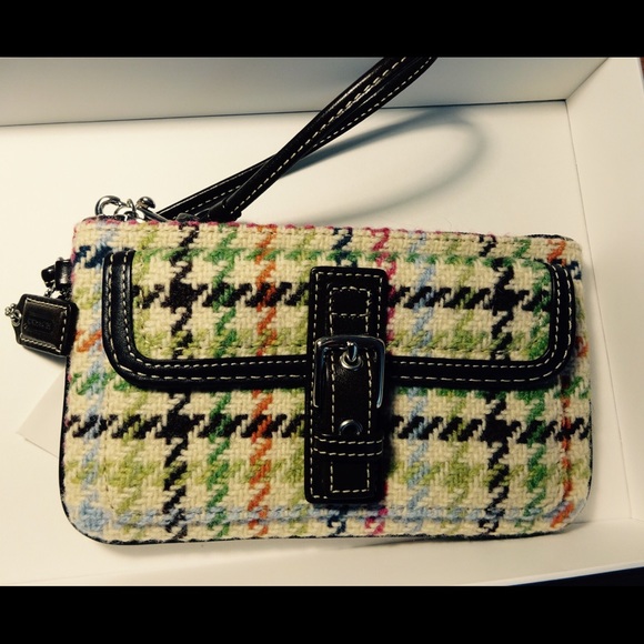 BNWT Coach Wristlet FLASH SALE