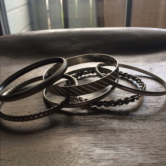 Assorted bangles - Picture 2 of 2