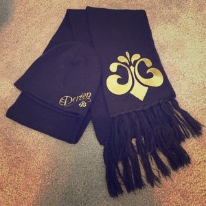 Deréon Scarf and Hat Set