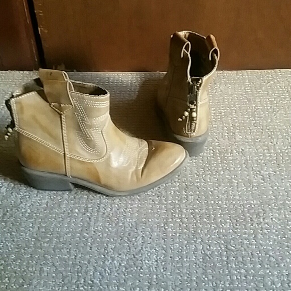 American Tag boots