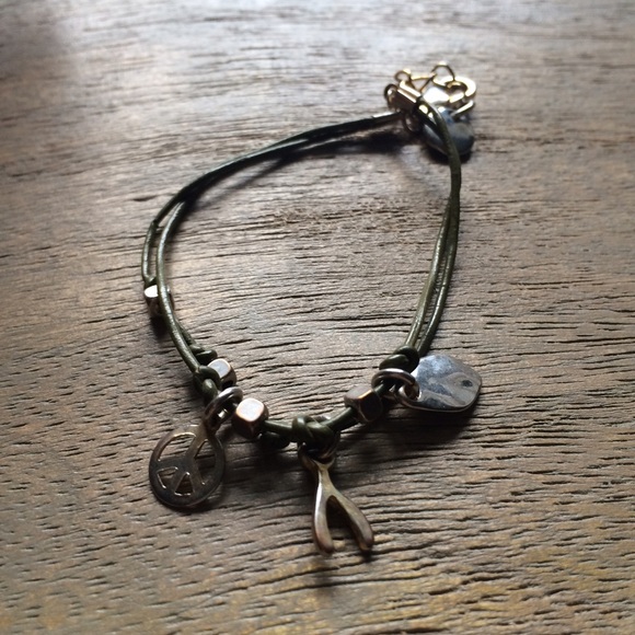 Charm bracelet