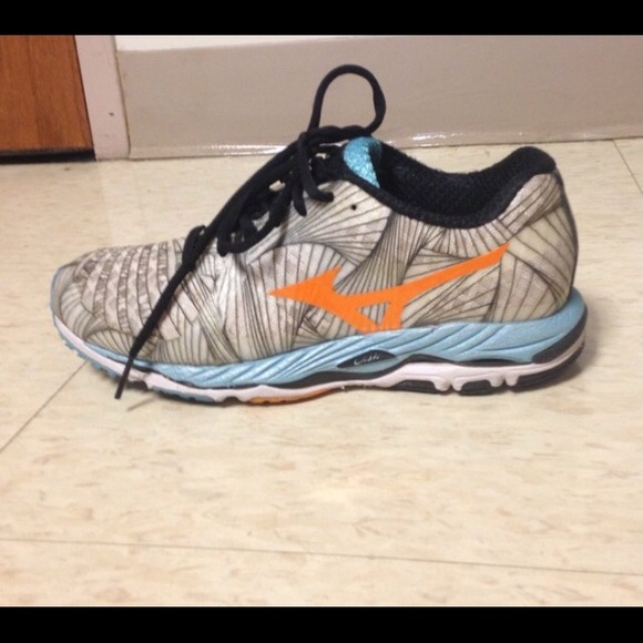 SOLD! Mizuno Paradox - Picture 1 of 4