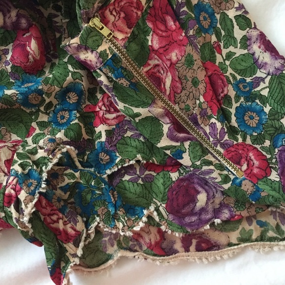 Flower shorts from Topshop - Picture 3 of 4