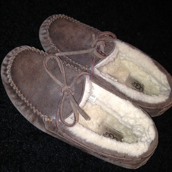 Women's UGG Dakota moccasins